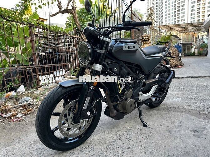 Husqvarna Svartpilen 401 2022 Xám 5000 km
