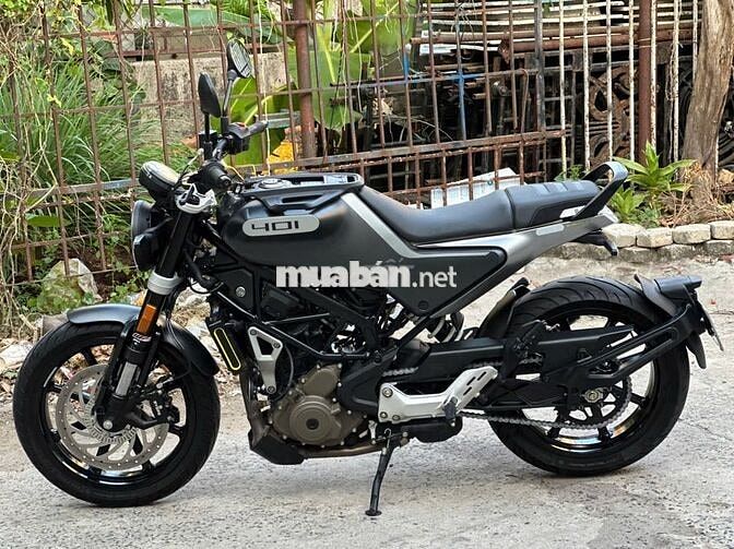 Husqvarna Svartpilen 401 2022 Xám 5000 km
