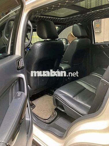 Ford Everest bản Titanium full 2 cầu SX 2019