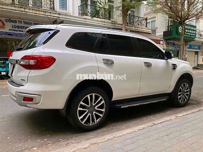 Ford Everest bản Titanium full 2 cầu SX 2019