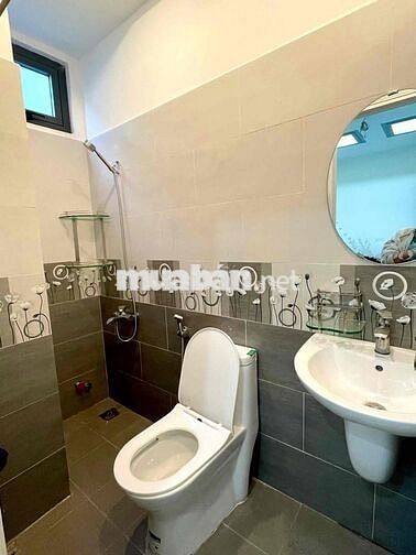 STUDIO CỬA SỔ TRỜI FULL NỘI THẤT SIÊU ĐẸP - 15P QUA CẦU CHÀ VÀ Q5