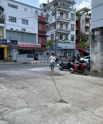 Bán nhà mặt tiền thụt Trần Đình Xu Q1 hẻm 5m 3x11m 3 tầng chỉ 7,8 tỷ.