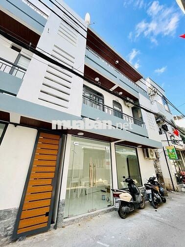 Giảm 600TR, Tòa nhà ngang khủng 18M , 3 Tầng ốp Kính , nhỉnh 12 tỷ 
