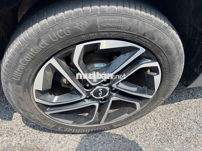KIA CARENS LUXURY 2023 GIA ĐÌNH LƯỚT LÊN 70TR PK
