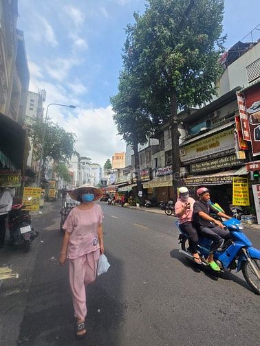 Cho thuê nhà Mặt tiền 182 Nguyễn Thái Bình- KD sầm uất chỉ 10Tr