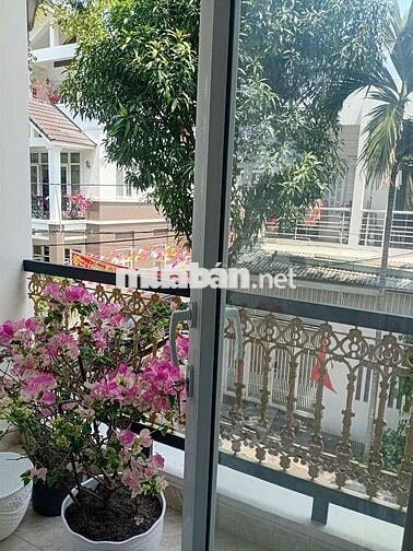 Cho thuê nhà 3 tầng 5pn Đường Dương Đình Nghệ gần biển