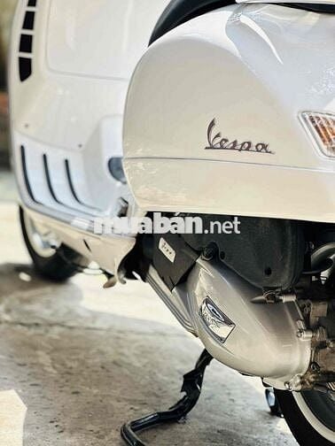 Piaggio Vespa GTS 125CC 2015 Trắng