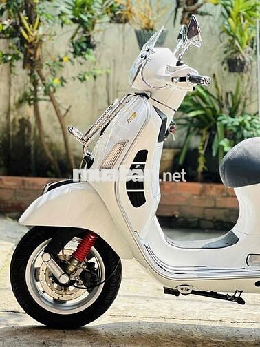 Piaggio Vespa GTS 125CC 2015 Trắng