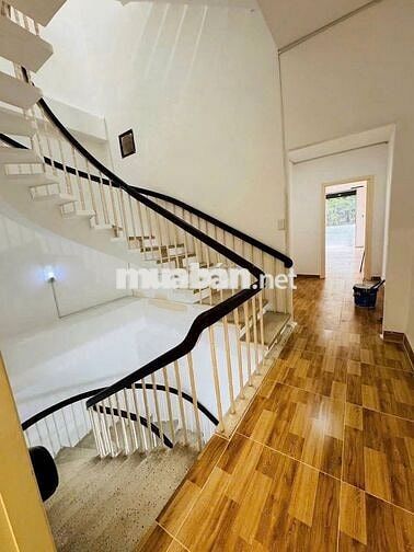 NHÀ ĐẸP GIÁ TỐT - 32B Đặng Văn Ngữ, P.10, Q.PN - DTSD 400m2 - Ngang 5m
