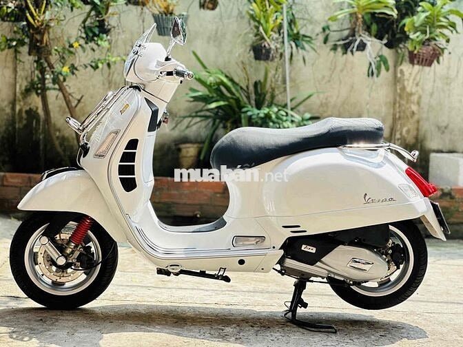 Piaggio Vespa GTS 125CC 2015 Trắng