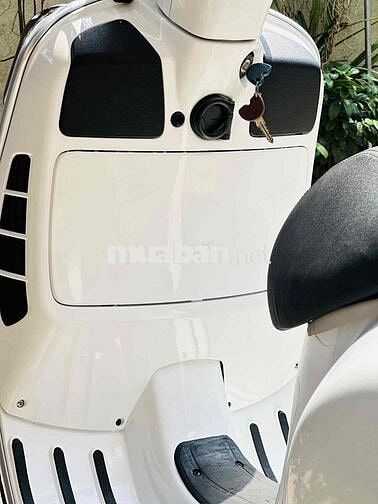 Piaggio Vespa GTS 125CC 2015 Trắng