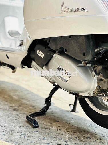 Piaggio Vespa GTS 125CC 2015 Trắng