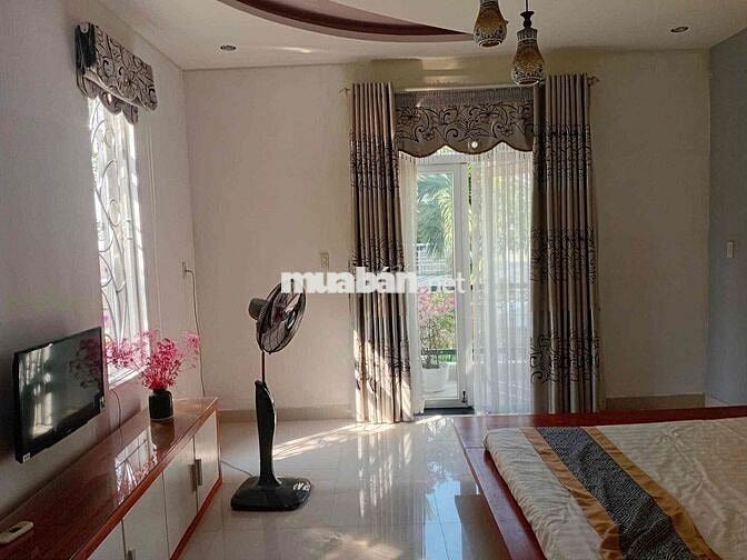 Cho thuê nhà 3 tầng 5pn Đường Dương Đình Nghệ gần biển