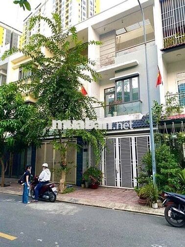 CHO THUÊ NHÀ ĐÔNG HOÀ NGAY LÀNG ĐẠI HỌC 3 LẦU ĐƯỜNG NHỰA VỈA HÈ