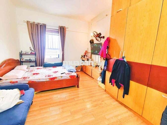 Tập thể 120m2 sổ đỏ tầng 2 phố Tôn thất Tùng nhà đẹp 3 ngủ ô tô đỗ cưa