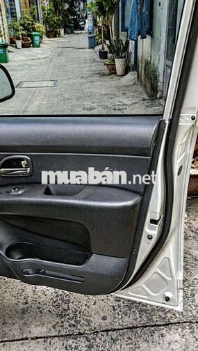 Kia Carens 2.0 MT, 2015 màu Bạc