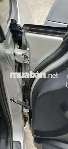 Kia Carens 2.0 MT, 2015 màu Bạc