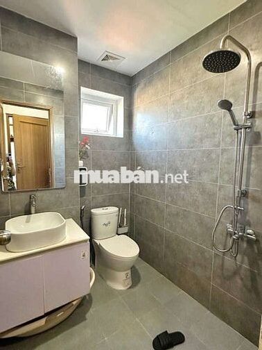 Cần bán căn thương mại B3 Hòa Khánh full nội thất đẹp.