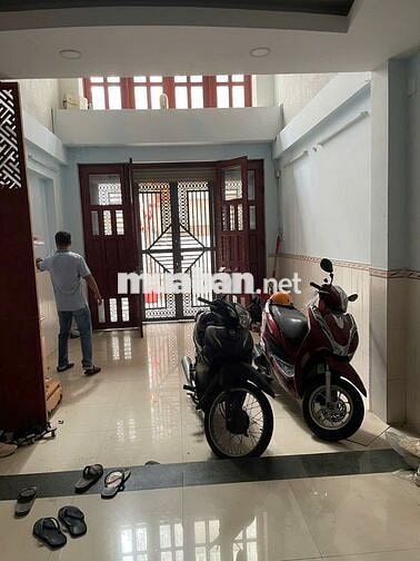 Hot! Nhà 5 lầu cho thuê đối diện bệnh viện Nguyễn Tri Phương