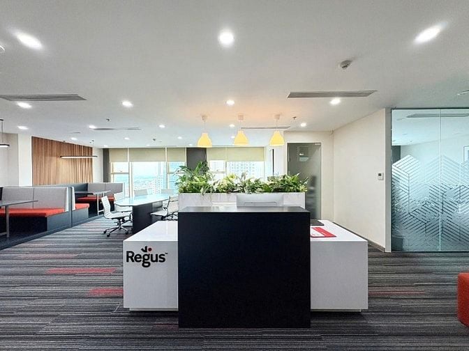 Cho thuê bàn ​​làm việc chung tại Regus Epic Tower