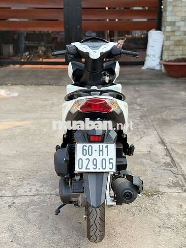 Honda Vario 150cc 2017 Trắng Zin chạm