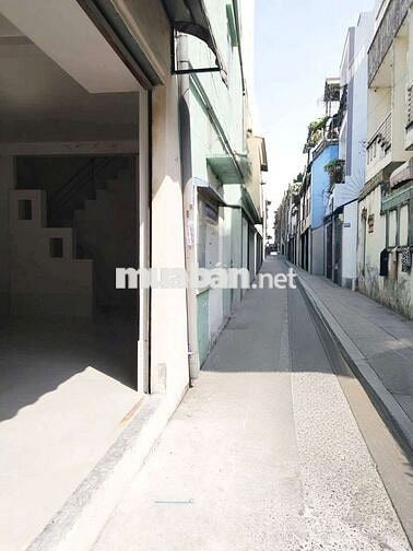 Cho thuê nhà hẻm xe tải thông-Gần Bệnh Viện QUẬN 8 4,5x20m có 2 sân