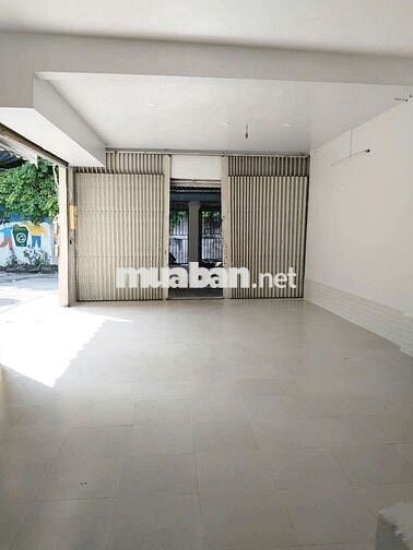 Cho thuê nhà hẻm xe tải thông-Gần Bệnh Viện QUẬN 8 4,5x20m có 2 sân