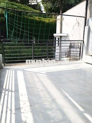 Cho thuê nhà hẻm xe tải thông-Gần Bệnh Viện QUẬN 8 4,5x20m có 2 sân
