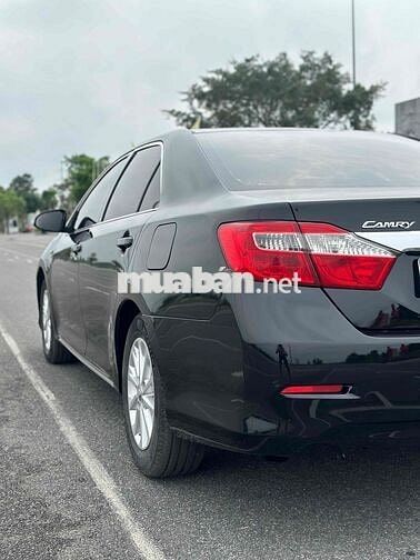 Toyota Camry 2012 2.0E Form mới