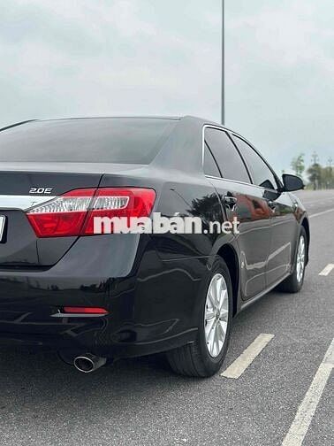 Toyota Camry 2012 2.0E Form mới