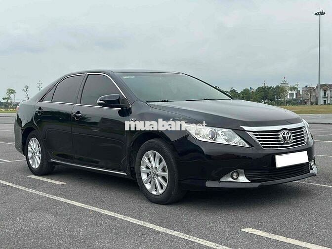 Toyota Camry 2012 2.0E Form mới