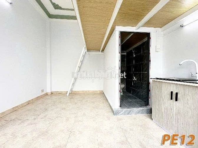 PHÒNG TRỌ CÓ GÁC NGAY CÔNG VIÊN LÀNG HOA