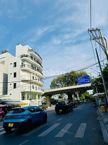 Bán nhà mặt tiền 271 Hoàng Hoa Thám, phường Tân Bình, ngay cổng T3