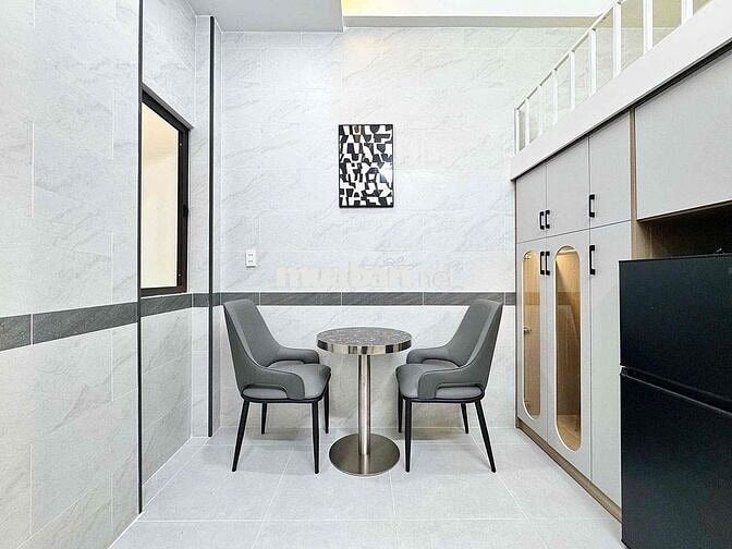 CHO THUÊ CHDV FULL NỘI THẤY RỘNG RÃI SẠCH SẼ NGAY TRUNG TÂM, SÁT Q1