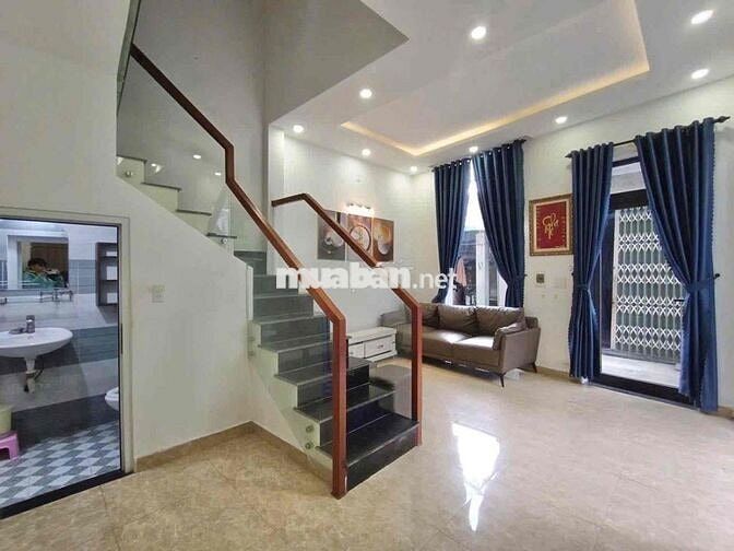 Nhà 3 tầng (5x10) Hoàng Diệu, kiệt thoáng gần đường chính 3ty950