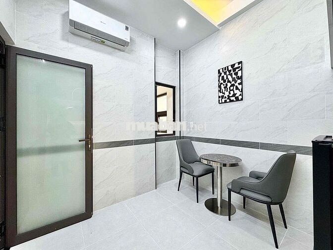 CHO THUÊ CHDV FULL NỘI THẤY RỘNG RÃI SẠCH SẼ NGAY TRUNG TÂM, SÁT Q1