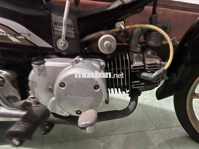 Honda Dream màu Nâu