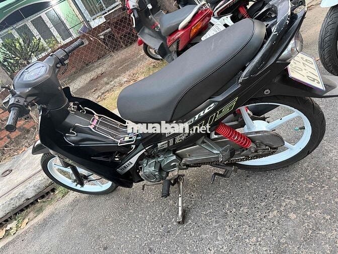 Yamaha Sirius màu Đen