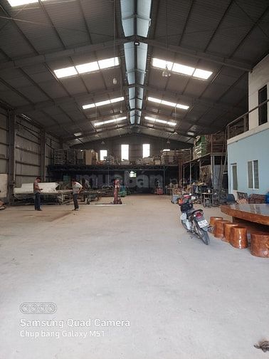 Cho thuê nhà xưởng 1600m2 giá 55tr tại tô ký hóc môn 