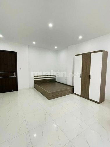 Tôi cần bán nhà đầu ngõ Lê Thanh Nghị, giá 11.6 tỷ, 43m2x5T, thang máy