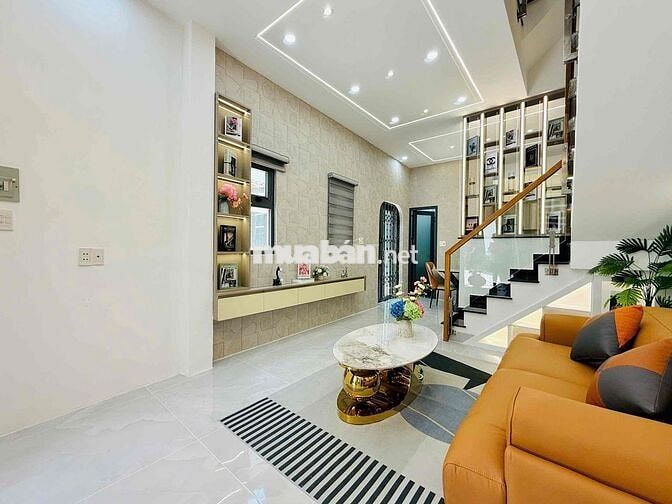 BÁN GẤP NHÀ MƠI 854/44/25 thống nhất