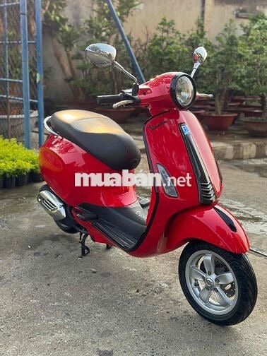 Piaggio Vespa Primavera Đỏ