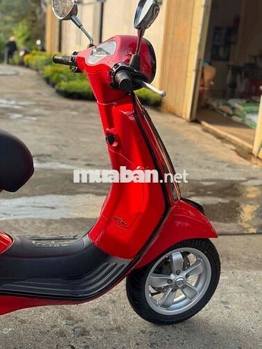 Piaggio Vespa Primavera Đỏ