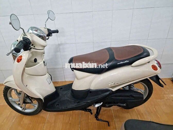 Yamaha Mio Classico màu Kem