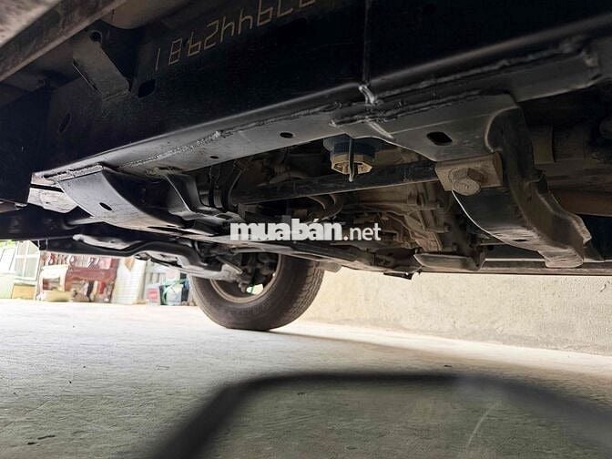 Isuzu D-Max Nâu