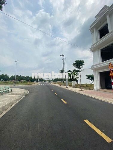 CẦN BÁN NHANH LÔ ĐẤT 100M2 SỔ SẴN GẦN KHU CÔNG NGHIỆP TÂN BÌNH.