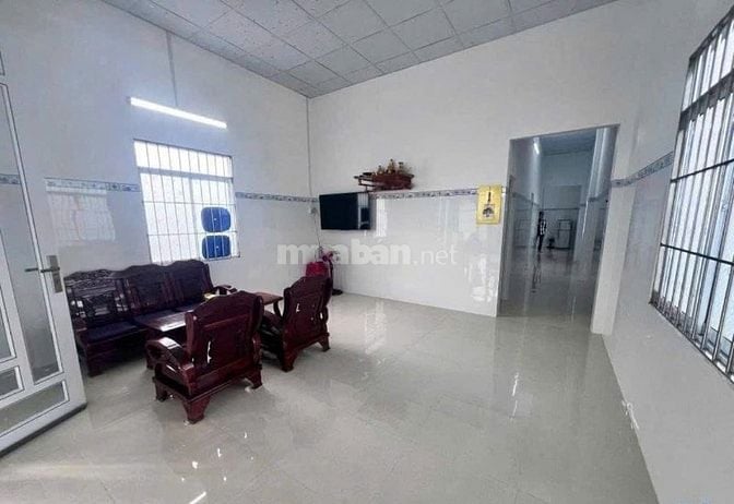 Cần bán gấp nhà DT 168m2 ở chợ Phước Thạnh - Củ Chi giá 750 triệu.