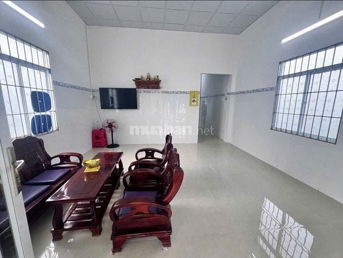 Cần bán gấp nhà DT 168m2 ở chợ Phước Thạnh - Củ Chi giá 750 triệu.