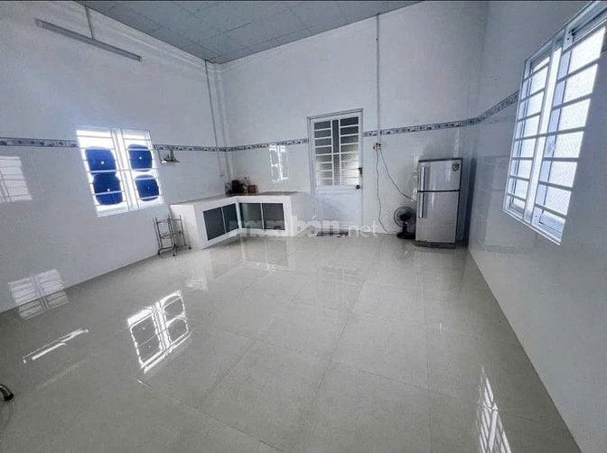 Cần bán gấp nhà DT 168m2 ở chợ Phước Thạnh - Củ Chi giá 750 triệu.