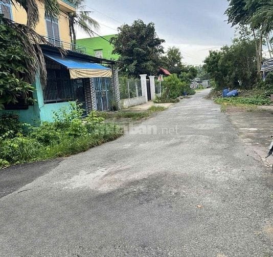 Cần bán gấp nhà DT 168m2 ở chợ Phước Thạnh - Củ Chi giá 750 triệu.
